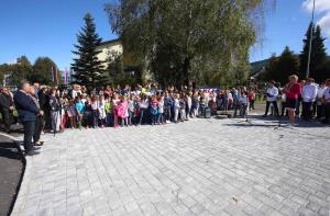 OTVORITEV PRED OŠ CERKNICA  05 FOTO LJUBO VUKELIČ